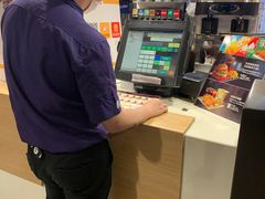 -麦当劳(虹梅路地铁站店)
