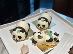 -雍容荟帝王蟹活龙虾展台自助(IFS黑金店)