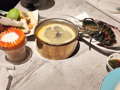 -雍容荟帝王蟹活龙虾展台自助(IFS黑金店)