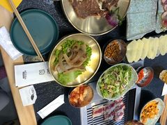 -臻牛烤肉