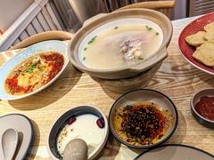 -叁煨蹄花·下饭盐帮菜(人民广场店)