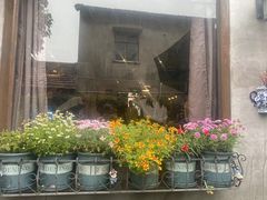 -小草屋轰趴馆别墅派对新场团建家庭聚会