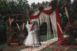 -花轿喜屋婚礼策划