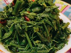 -伊带伊路新疆美食府(呼家楼店)