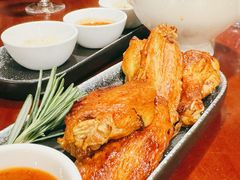 -毛毛虫酒吧