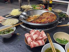 -四小区火锅·巷子里的重庆火锅(花照壁店)