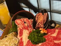 -铭牛烧肉·和牛海鲜自助(高新月牙湖店)