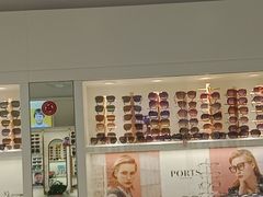 -新视达眼镜店·蔡司·依视路(名镜苑店)