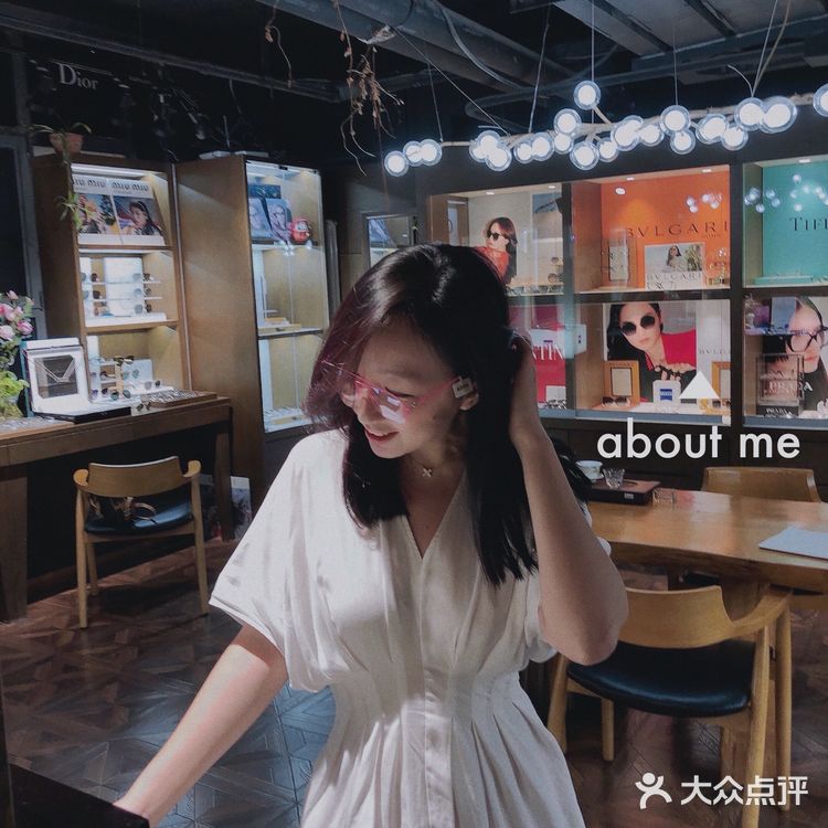 { 别怕戴眼镜,选对镜框👓可变美哦 !}