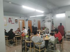 大堂-三牛牛肉火锅