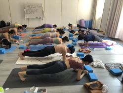 -亚太瑜伽普拉提学院