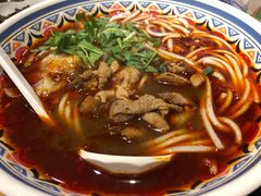 -鑫花溪牛肉米粉(人民广场店)