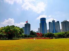 -万绿园