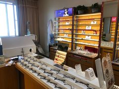 -优医视平价眼镜蔡司依视路折扣工厂店(十里堡店)