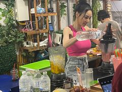 -席娜卡琳火车铁道夜市