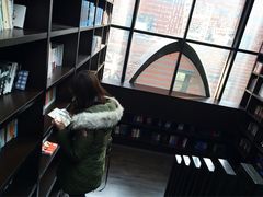 -钟书阁(松江泰晤士小镇店)