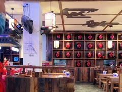 -先启半步颠小酒馆(白麓里店)