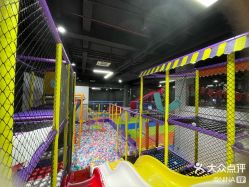 -蹦贝运动中心·蹦床·攀岩·闯关(龙岗店)