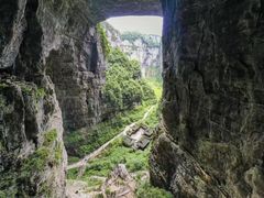 -龙水峡地缝景区