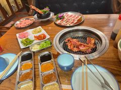 -明洞阿姨·韩式酱蟹烤肉·创意料理(三元桥店)