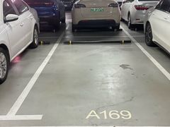 -成都银泰中心-停车场