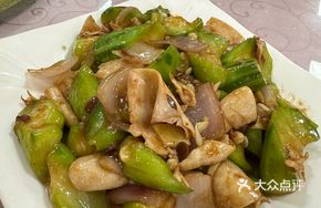 Stir-fried Squid with Angled Gourd