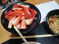 -果松木炭酸菜铜火锅·外婆参鸡汤