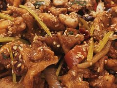 泥炉碳锅牛蛙-西街夜油条·麻团包乌饭