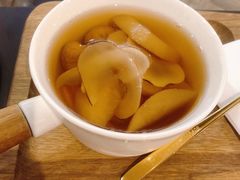 无花果海底椰雪梨汤-炖物24章·顺时轻养茶(杭州大厦店)