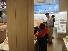 -好利来(东四店)