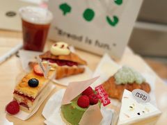 多重莓椰子蛋糕-PAOPAO Bakery&Café(港汇店)