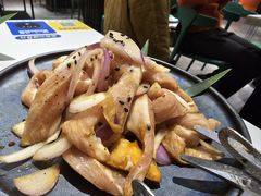 -山野的朋友露营炭火烤肉