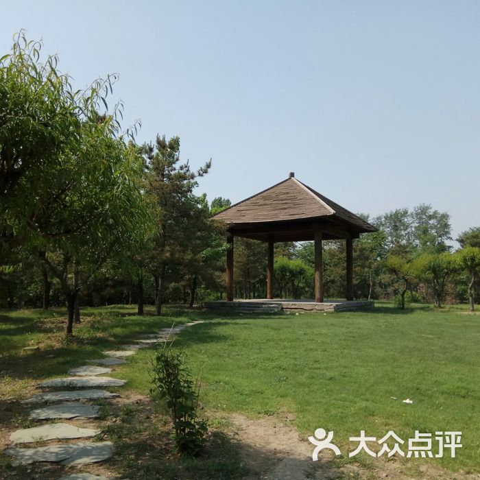 北京镇海寺公园图片