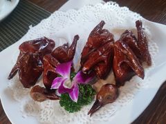 妙龄乳鸽-香山家宴