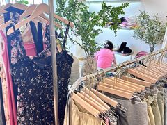 -眷顾自助服装工作室(中南金石国际广场A座店)