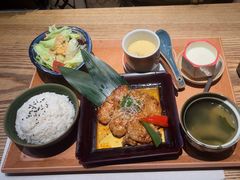 -本源食集 日式烧肉·炉端烧(东海缤纷店)