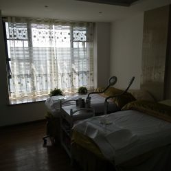 -苗苗清肤皮肤护理中心