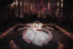 -禕·愫白婚纱商店