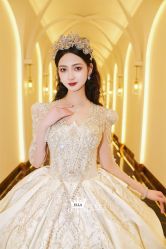 点击看大图 -艾拉·女王婚纱礼服馆
