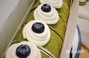 Matcha Roll Cake