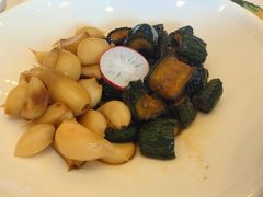 -侬佳蒸菜馆(听潮店)
