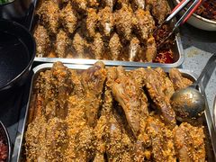 鸭头-爆炸头阿姨小四川正宗川味小吃(无任何分店)