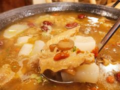 -霄汉牛三鲜湖北砂锅菜(万松园2店)