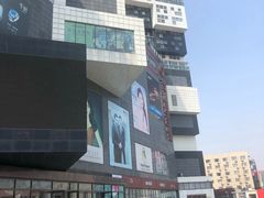 -资和信百货商场