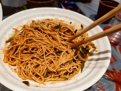 -肥肥虾庄·金牌油焖大虾(杨园滨江时代walk店)