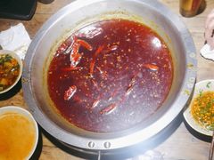-王婆乔鲜鱼自助火锅(蜀汉路店)