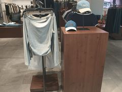 -URBAN REVIVO(上海中庚漫游城店)