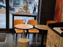 用餐区-85度C(生甜甜圈研究工坊·上海松江人民北路店)