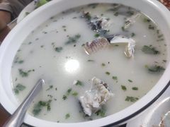 -美顺香食府鱼头老店(雪野湖店)