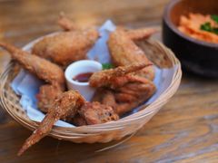 炸鸡翅-Naughty Nuri’s Phuket